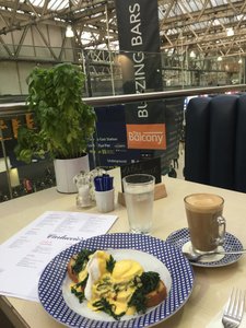 Waterloo Station breakfast at Carlucci’s