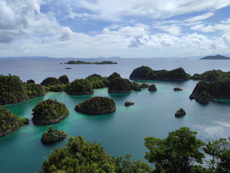 The most famous picture view point of Raja Ampat... 