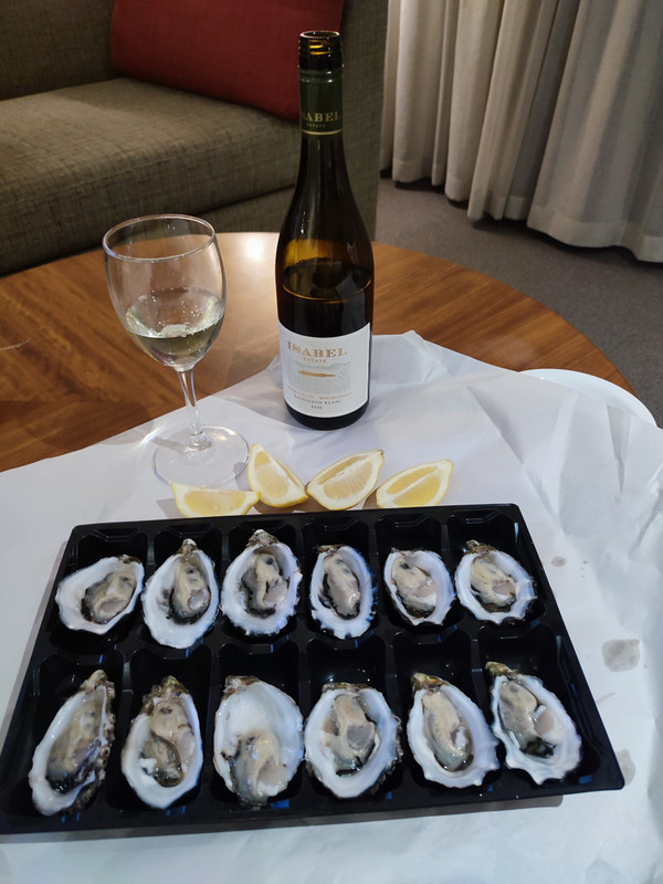 WA oysters time...the Sauvignon Blanc is from NZ!