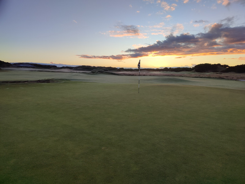 Early morning, teeing on the Lost Farm Barnbougle...