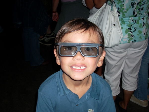 before a little 3D movie....