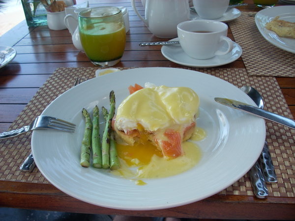 salmon egg benedictine and asperagus...what a way to start a day...