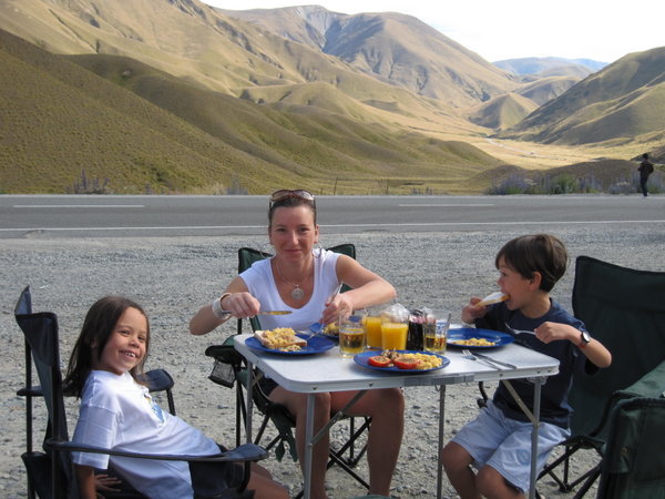 breakfast at Lindis Pass....love it!