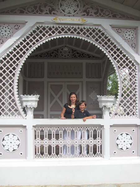 Smiles in Bang Pa-In Palace