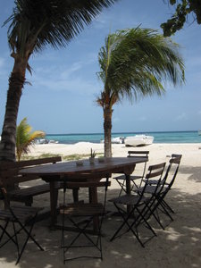 lunch by the beach anyone?