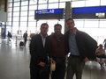 The best pic ever...taken by my Dad....Pello and Christophe bringing me to my flight...what a week-end!