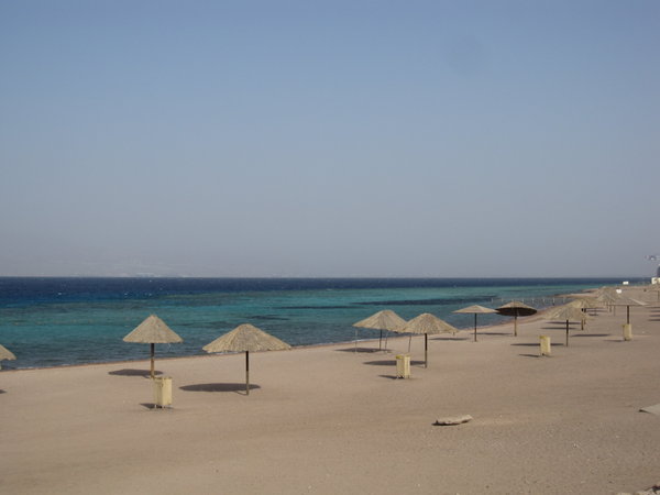 The beach of the dive center...look ok, but wait the next pic...