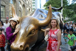Mari and the bull, surrounded by tens of chinese...markets are heading up today!