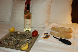 little picnic in our hotel room...sauvignon blanc and pacific oysters...