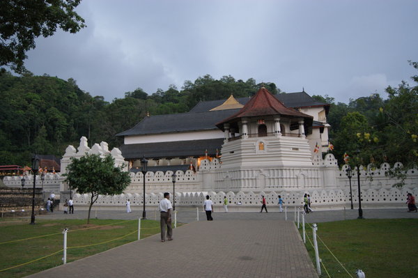 Kandy, the biggest Buddhist temple in Sri Lanka