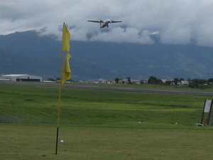 Nadi Airport Golf Club, don't shoot at the planes!