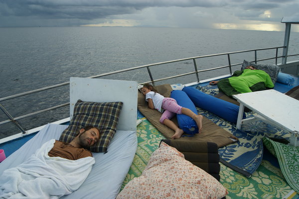 7am...on the sun deck...with Sergi, Lou....and Tiffany!