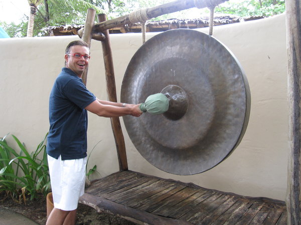one more gong....this time leaving the Naka...