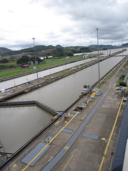 Panama Canal, Miraflores locks