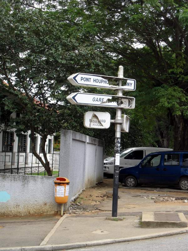 Welcome to Abidjan, not that far away from France... | Photo