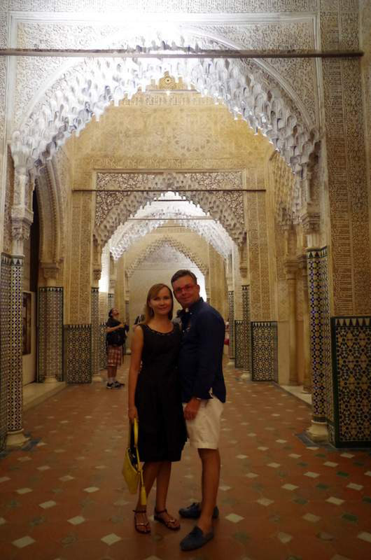 Cute couple doing the night visit at the Alhambra...