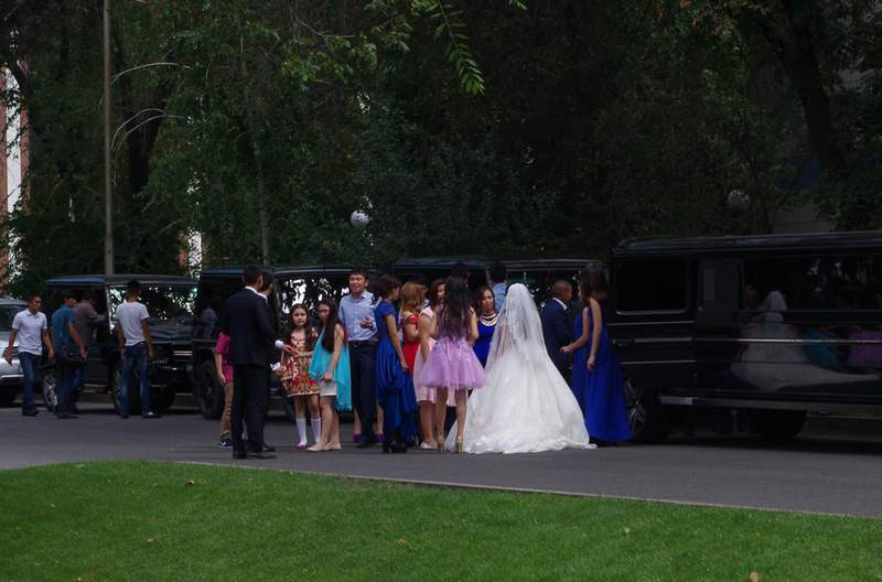 Nice dresses...and strechted limos...