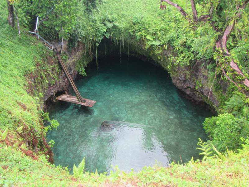 To Sua Ocean Trench, maybe the most famous site on Samoa....gorgeous place!