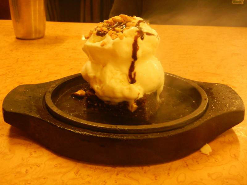 Icecream on sizzling brownie...really fun....in an india restaurant!