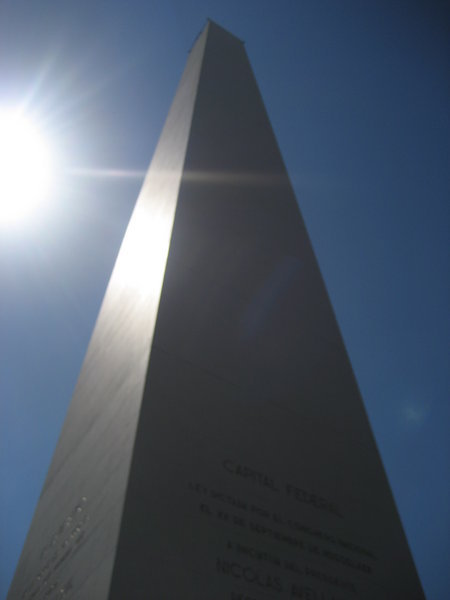 Beunos Aires' Independence Monument