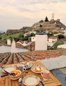 Monsaraz breakfast overlooking castle