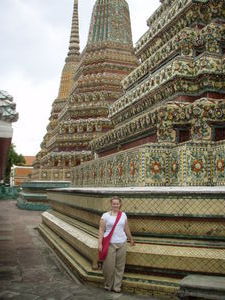 Kate infront of huge chedi's