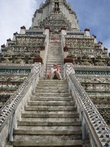Looking up Wat Arun
