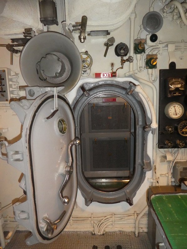 Doors in the submarine