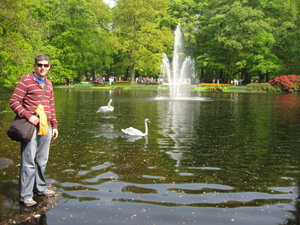 Mark walks on water at the Keukenhof Gardens