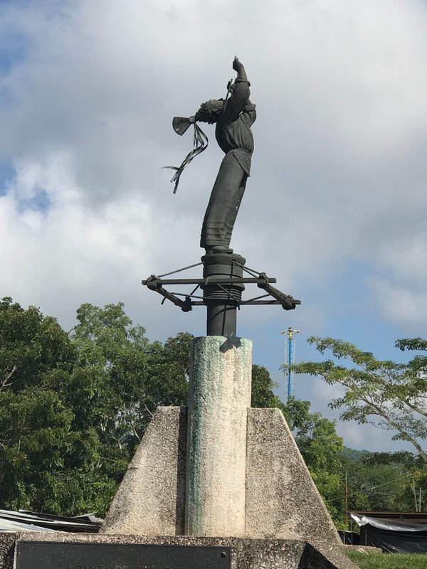 Statue of Voladore piper
