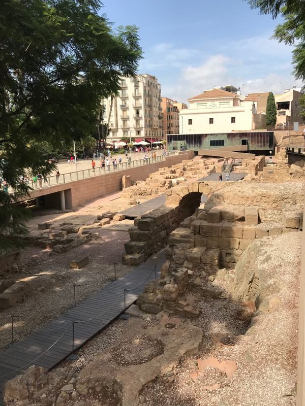 Excavated amphitheatre 