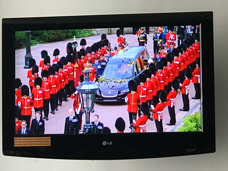 Queen arrives at Windsor 