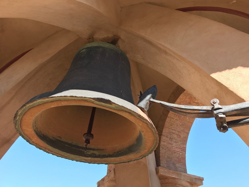 Huge bell in Alcazaba 