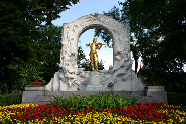 Strauss Monument