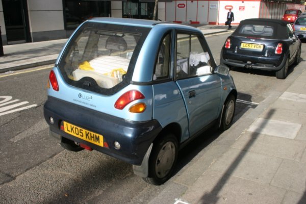 Teeny tiny car in Marylbone