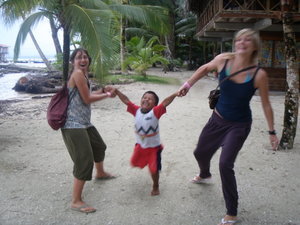 Playful kiddo-Isla Carenero (Bocas)