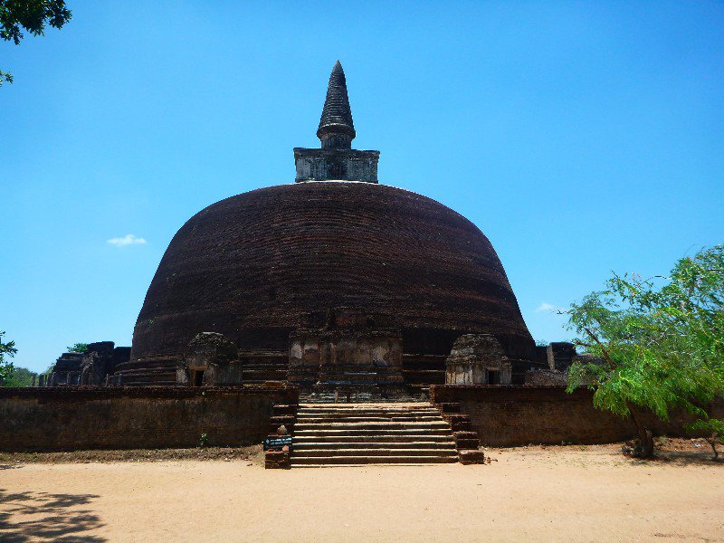 Stupa- Polonnaruwa