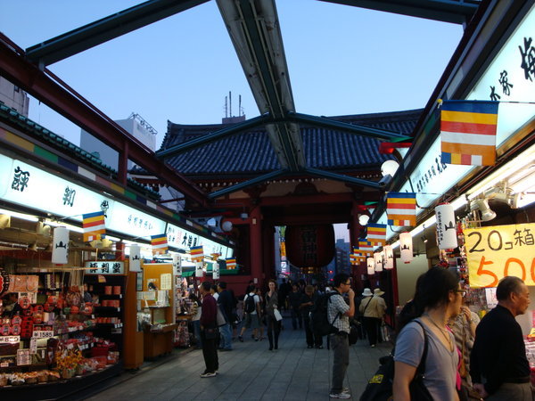 Shopping street infront of Kannon Temple at Asakusa