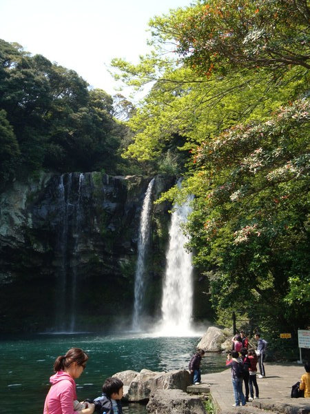 Cheonjiyeon Waterfall 