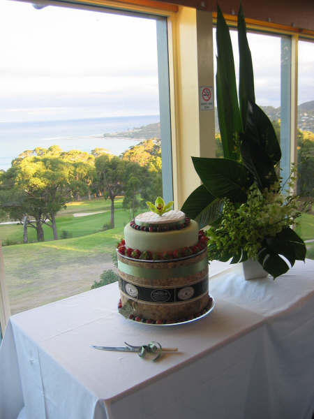 Wedding Cake at the Lorne Golf Clubhouse