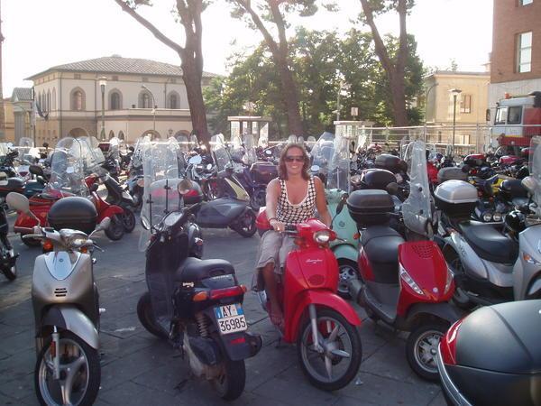 Sal & Mopeds, Siena