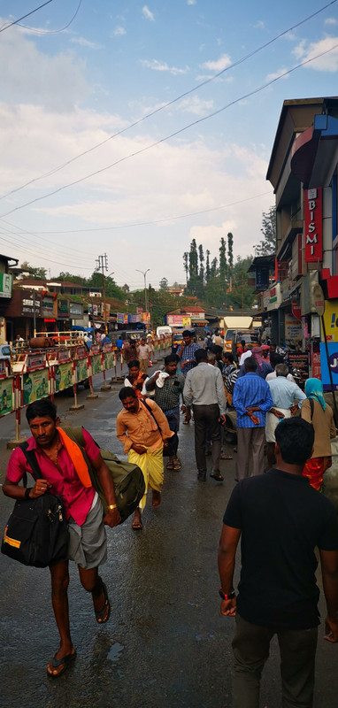 Market life in Munnar