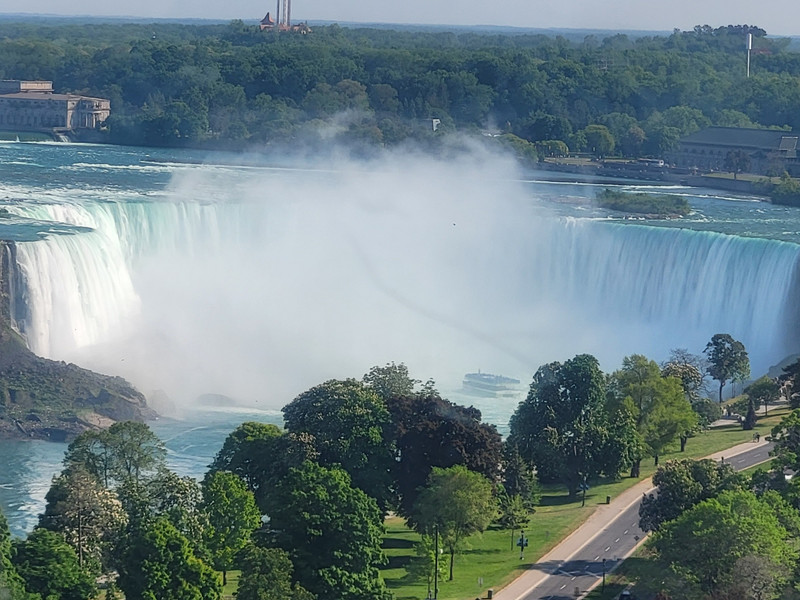 My first view of Horseshoe Falls.