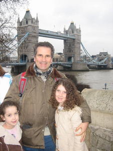 Herve and girls in front of London Bridge