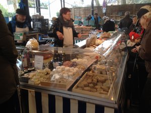 La Varenne markets-le petite fromage