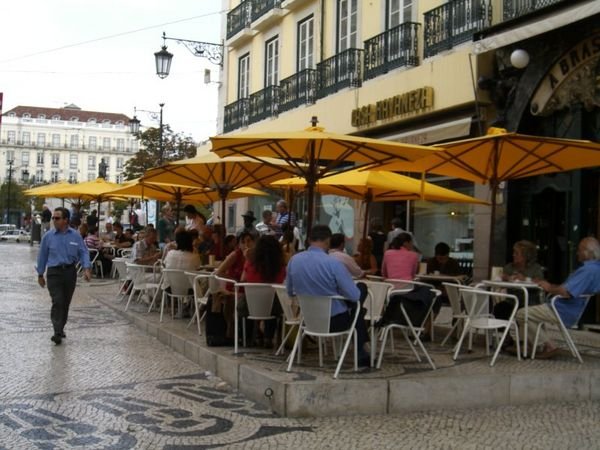 A Brasileira Cafe crowd