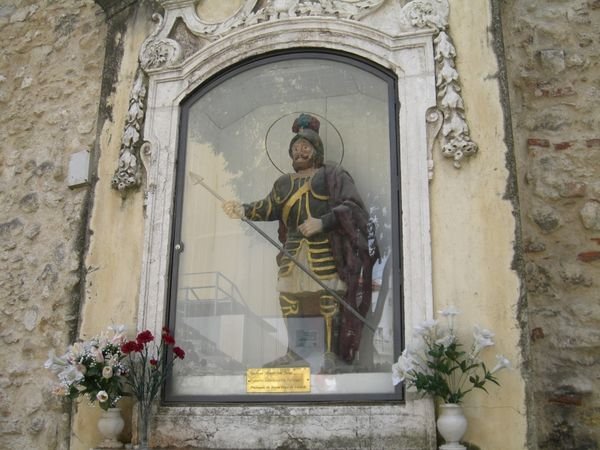 Small statue of São Jorge