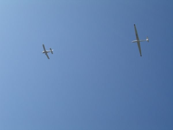 Glider as seen from Castelo dos Mouros