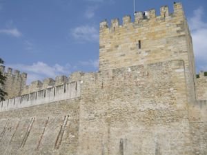 Battlement tower at Castelo de São Jorge
