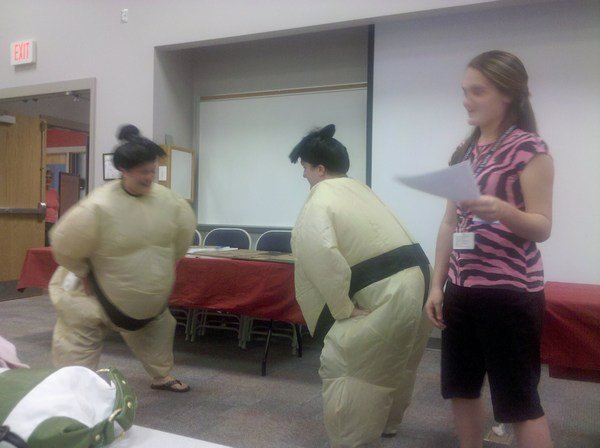sumo face off in Rhea's project